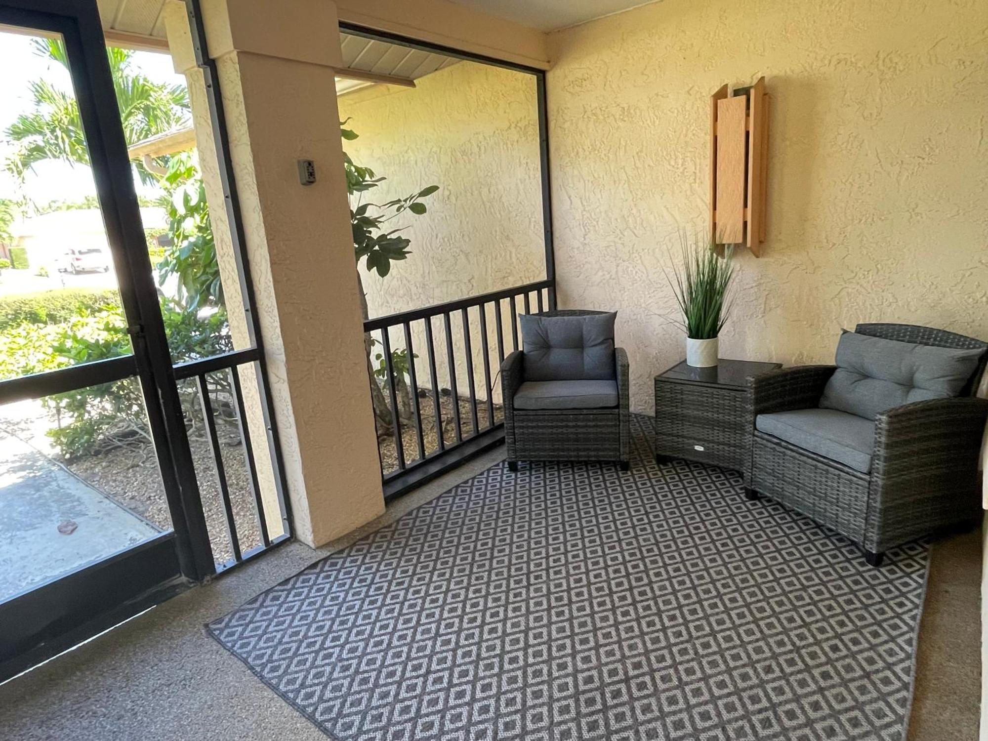 Pool Home With A New Sparkling Pool, Close To Beach, Lovely Lake View North Naples المظهر الخارجي الصورة