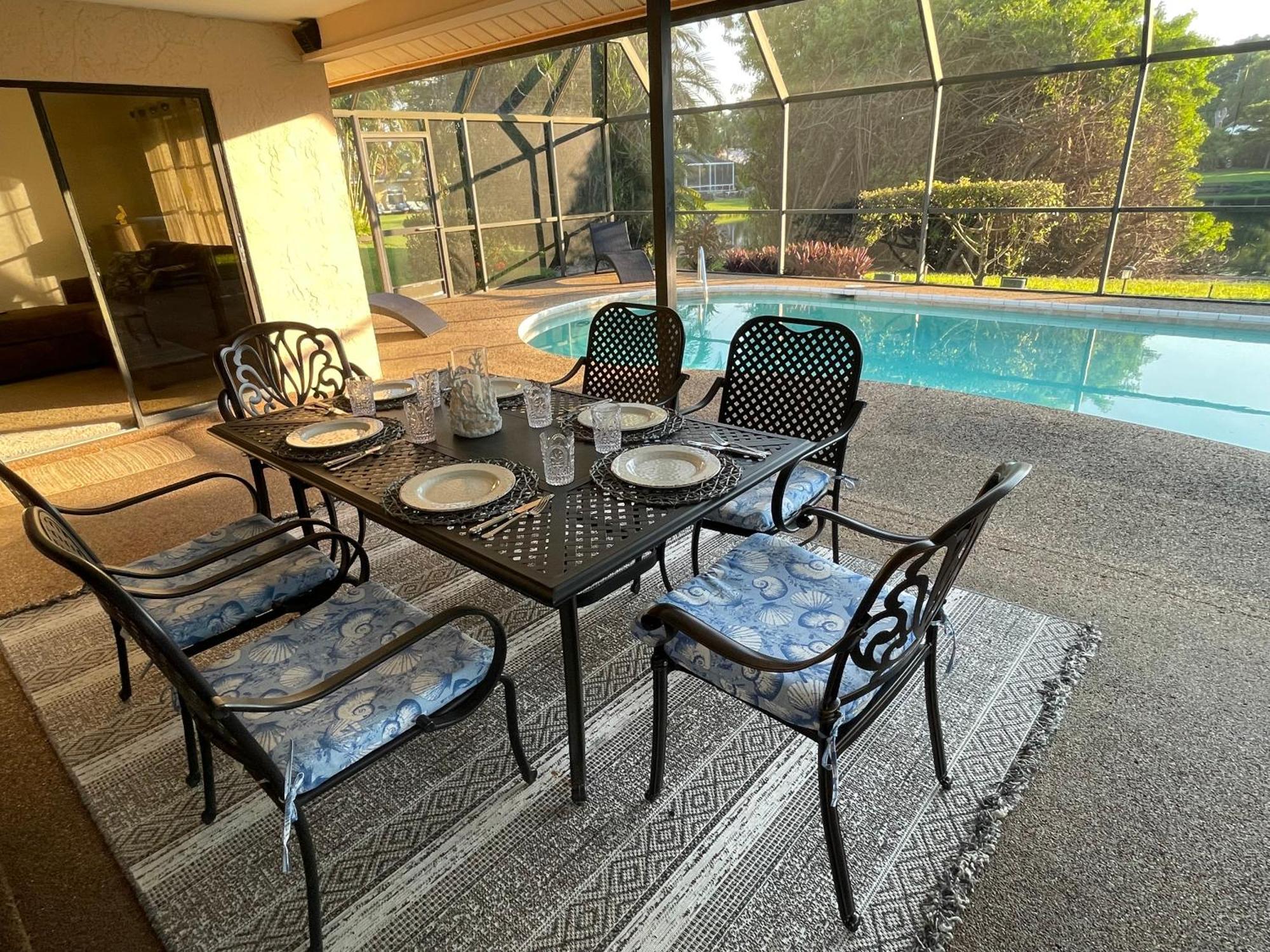 Pool Home With A New Sparkling Pool, Close To Beach, Lovely Lake View North Naples المظهر الخارجي الصورة