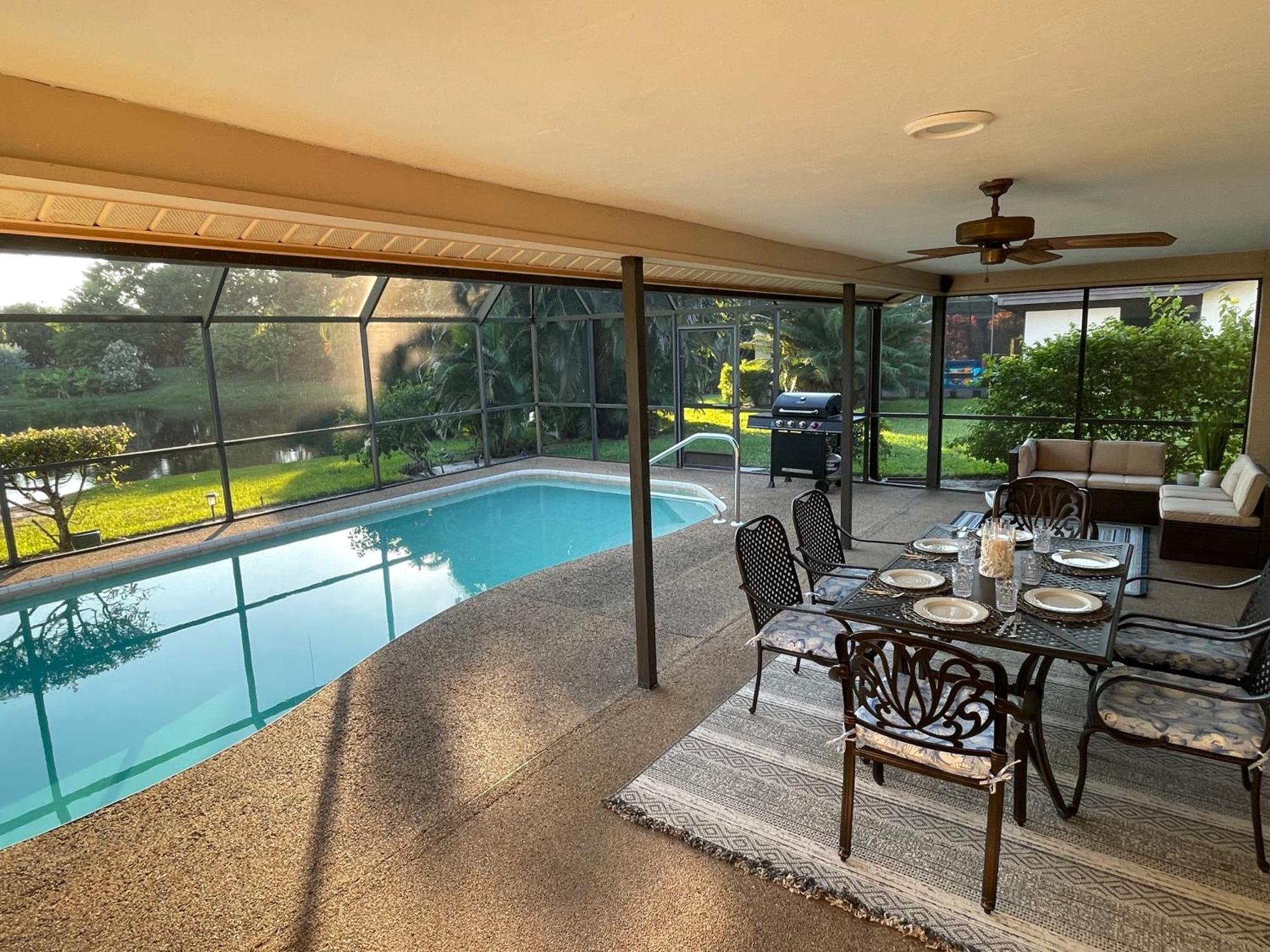 Pool Home With A New Sparkling Pool, Close To Beach, Lovely Lake View North Naples المظهر الخارجي الصورة