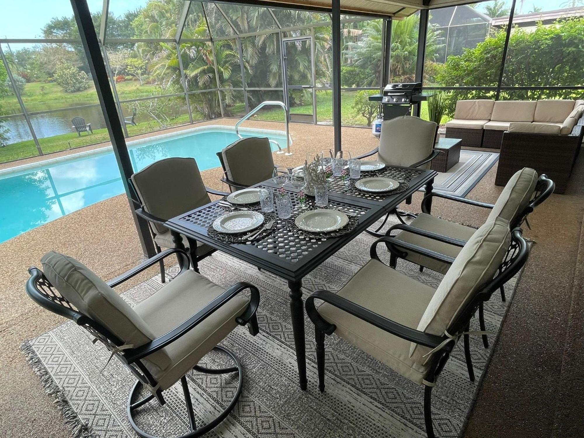 Pool Home With A New Sparkling Pool, Close To Beach, Lovely Lake View North Naples المظهر الخارجي الصورة
