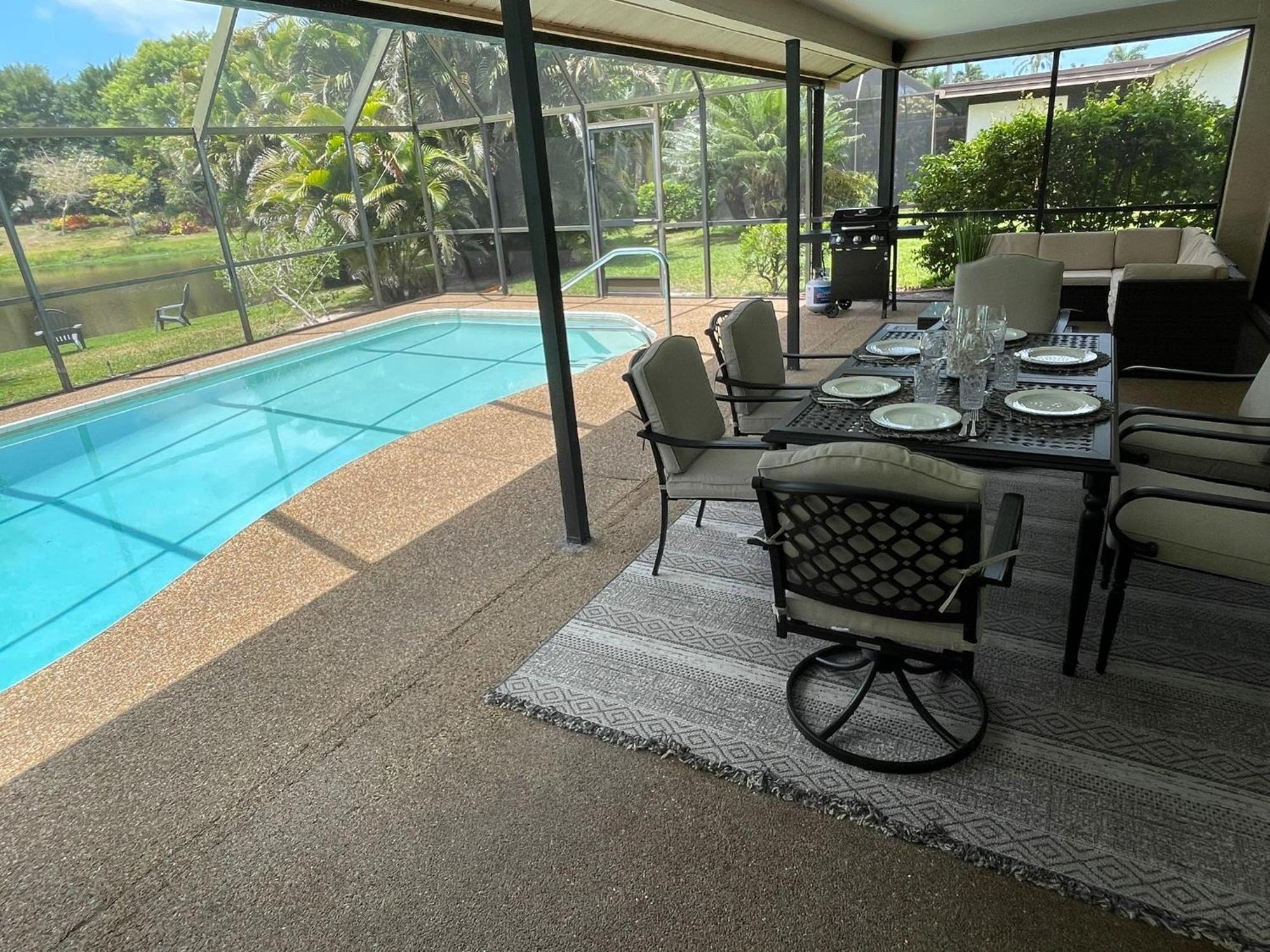 Pool Home With A New Sparkling Pool, Close To Beach, Lovely Lake View North Naples المظهر الخارجي الصورة